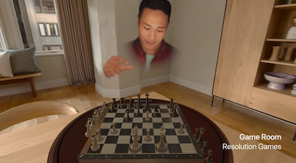 Schach kannst du auch gegen deine Freunde spielen, die sich gerade nicht im Raum aufhalten.