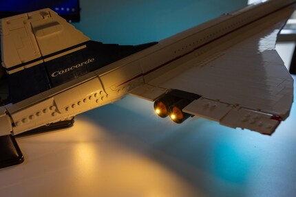 The lights make the static design look more dynamic.