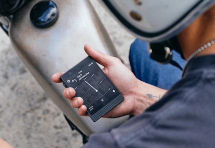 Das «Light Phone III» kann auch navigieren.