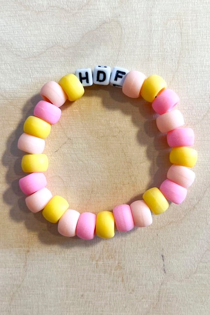 Or the letters «HDF», which stands for stay away in German.