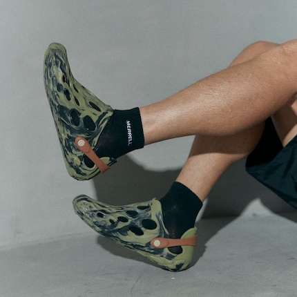 Les Hydro Moc de Merrell ont un look plus futuriste et athlétique que les sabots de Crocs.