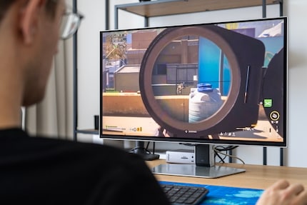 L’image demeure bien nette, même lors de panoramas rapides. Vérifiez au préalable que votre PC puisse produire 360 fps dans votre jeu préféré.