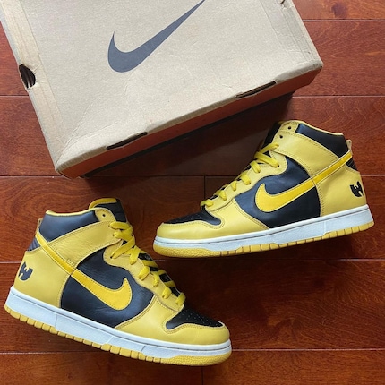 Un modèle original très rare de 1999.