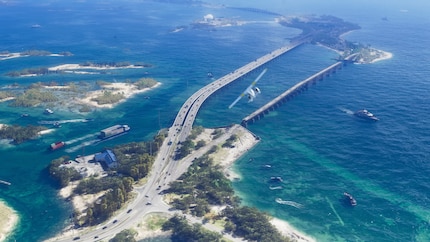Die Inseln laden zum Erkunden und das Meer zum Tauchen ein.