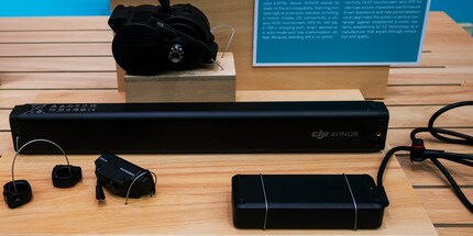 Das «Avinox Drive System» von DJI bestehend aus Antriebseinheit, Akku, Ladegerät, Display und zwei Bedienelementen.