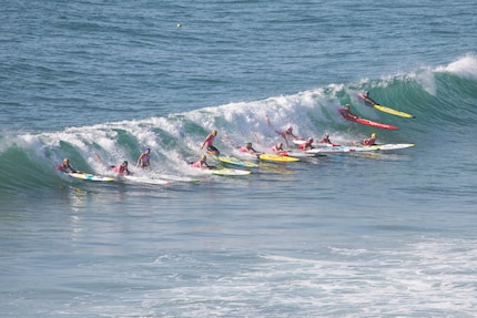 Le gare di prone paddling sono popolari in Australia.