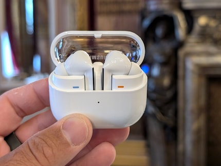 Le Galaxy Buds permettono di tradurre direttamente nelle orecchie.