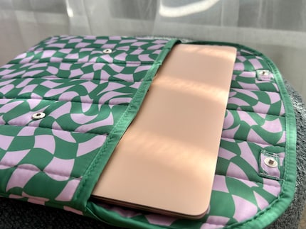 Mein «MacBook Air» passt genau in die 13-Zoll-Hülle.