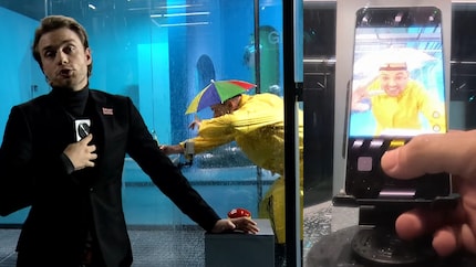 OnePlus demonstrates Aqua Touch on site in precarious conditions.