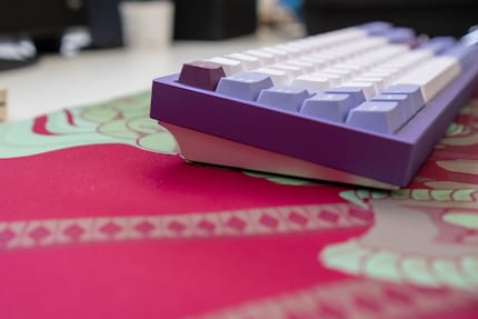 Le profil se démarque des autres claviers grâce à l'arrondi à l'arrière.