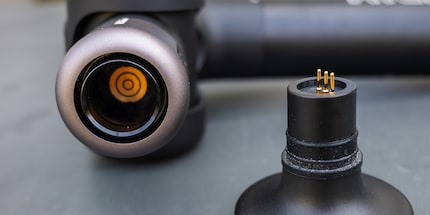 The «plug» of the heat head on the Evo.