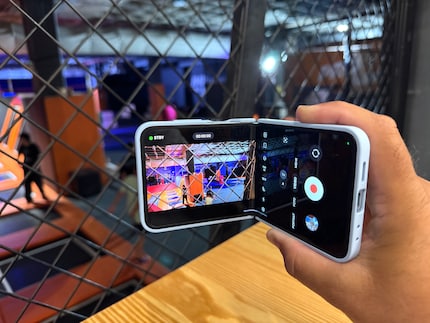 Se vuoi tenere il cellulare particolarmente fermo durante le riprese, utilizza la modalità Videocamera.