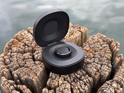 The case charges the ring quickly and easily.