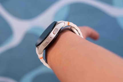 Les montres connectées me sont souvent trop grandes, mais la Galaxy Watch 7 me va tout juste.