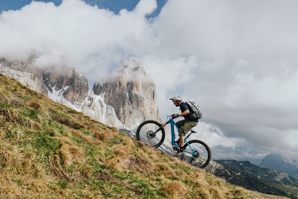 Die Kraft der neuen «Performance Line CX» soll sich dynamisch und präzise abgestimmt auf das jeweilige Fahrmanöver entfalten und dem Pedalinput folgen.