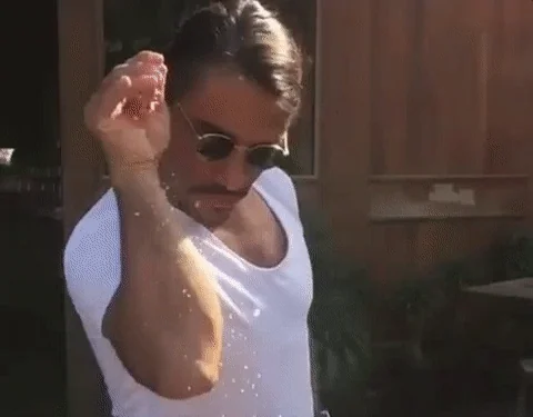 Ein bisschen mehr Salz als bei Salt Bae braucht es schon im Pool.