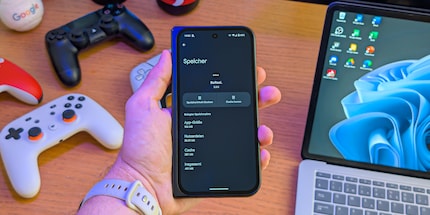 Wenn eine App Faxen macht, kannst du in den Einstellungen den Cache leeren.