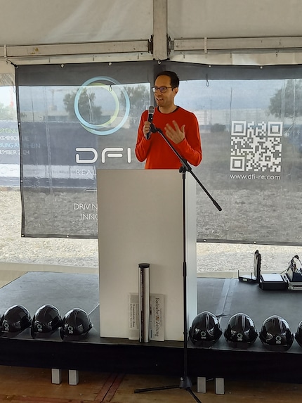Michael Stolle ha spiegato a circa 50 ospiti perché Galaxus ha scelto Neuenburg