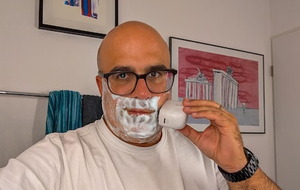 La rasatura con la schiuma è troppo lavoro per me.