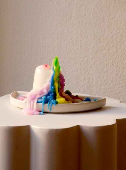 Ogni candela gocciola in modo diverso, creando ogni volta un'opera d'arte individuale.