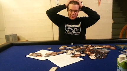 Ein Youtuber verzweifelt am «Lost»-Brettspiel.