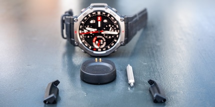 Amazfit rinuncia deliberatamente al cavo di ricarica USB-C per il «T-Rex 3».