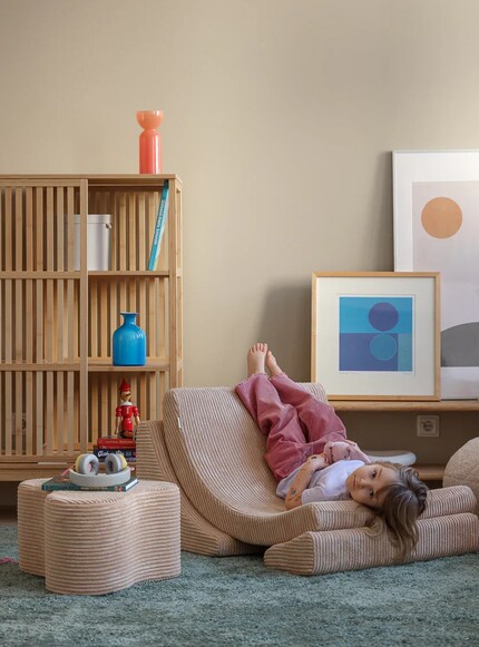 Le design neutre convient aussi bien à la chambre de l’enfant qu’au salon.