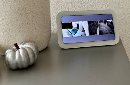 Le immagini live delle due telecamere vengono visualizzate sull'Echo Show.