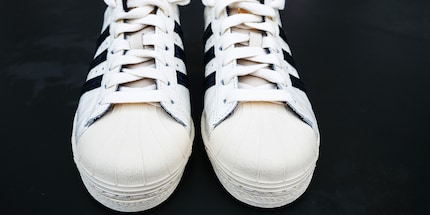 Eines der Markenzeichen des Adidas «Superstar»: die gummierten Zehenkappen.