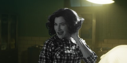 La merveilleuse Kathryn Hahn vole de nouveau la vedette à tout le monde dans le rôle d’Agatha.
