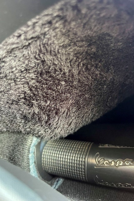 Die Innenseite vom Handschuh ist warm und kuschelig.