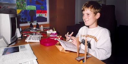 Mats passava molto tempo al computer anche da piccolo. I suoi genitori avevano deciso di tollerare la cosa, perché c’erano già tante altre cose a cui doveva rinunciare.