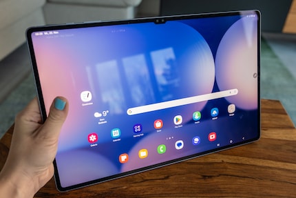 Di ottima qualità, ma riflettente: il display AMOLED.