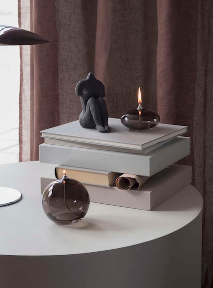 Con la lampada a olio «Aura», l'attenzione si concentra su linee chiare e armoniose.