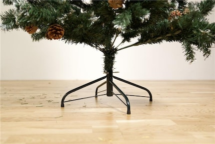Un tube d'acier plié en forme - c'est le support de trois des quatre arbres.