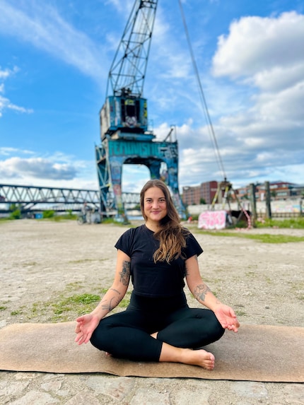 Meditare è come imparare a camminare, mi disse un insegnante, con molta pratica alla fine funziona da sé. Per me, ad oggi è ancora un lavoro duro.