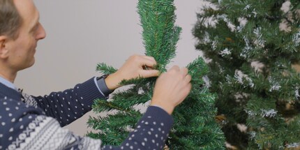 Chaque branche et chaque rameau doivent être pliés pour prendre forme.