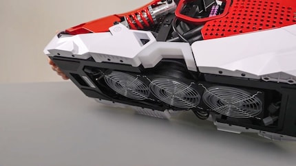 There isn’t enough space between the fans and the base.
