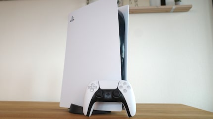 Die originale PS5 ist ein dicker Brummer.