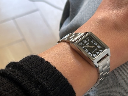 Simple and elegant, but not really in the Casio look.