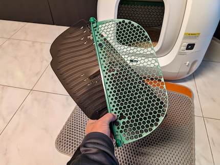 Sono inclusi una seconda griglia di pulizia e lo strumento per rimuovere i grumi.