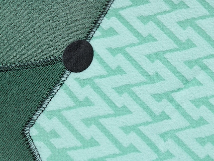La couche de polaire douce en polyester recyclé à l’intérieur assure une chaleur agréable.