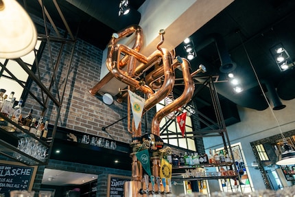 Dans ce joli restaurant aménagé sur le site de la brasserie, vous trouverez des mets qui accompagnent bien les bières. 