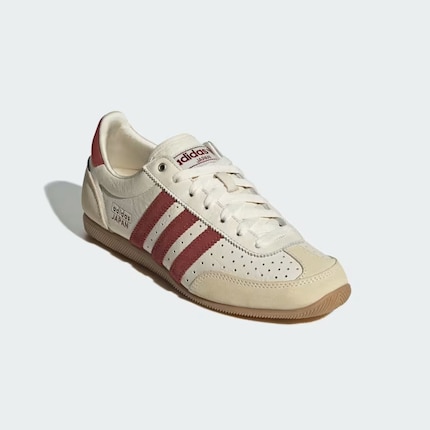 L’Adidas Japan dans les coloris Cream White / Preloved Ruby / Warm Vanilla.