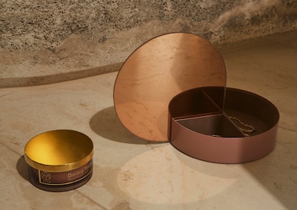 With its chic design, this jewellery box isn’t just practical; it’s also an eye-catching addition to your home.