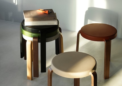 A Swiss Army knife: you can use the Tap stool as an additional seat, a side table or simply as a footrest.