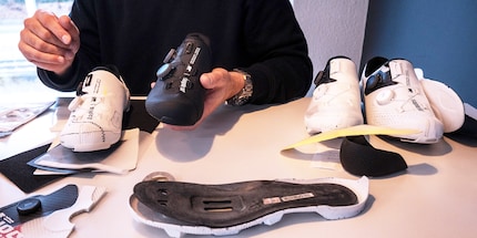 Le scarpe da ciclismo Suplest combinano alta tecnologia con un design pulito.