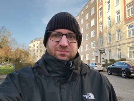 Per i selfie, usa l'HMD Fusion per ottenere buoni risultati alla luce del giorno.
