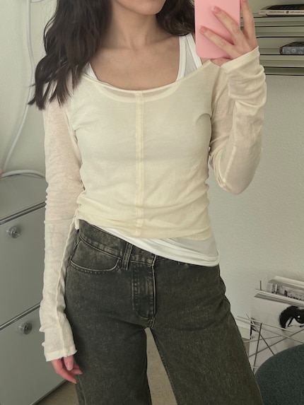 Oder für den Layering-Effekt unter einem transparenten Langarmshirt.