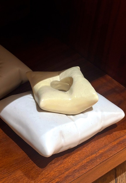 La ceramica dura sembra morbida ed elastica.